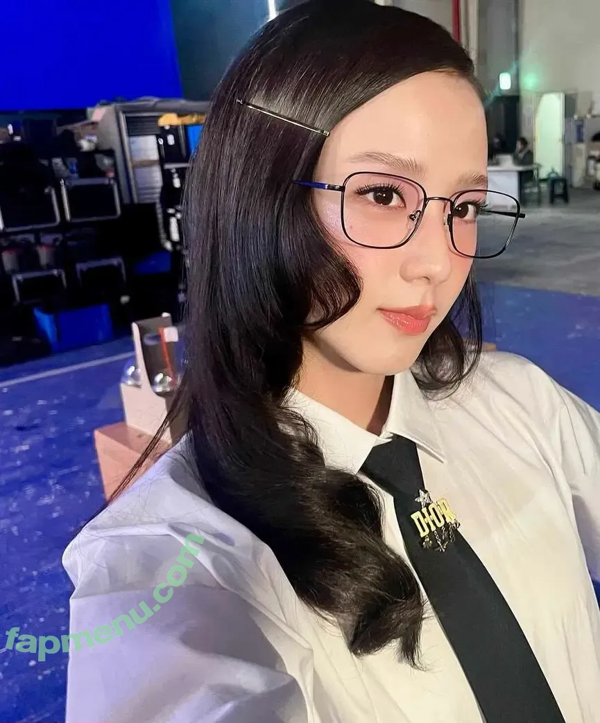 Jisoo nude photo #1145 (BLACKPINK / qenshizu / sooyaaa__)