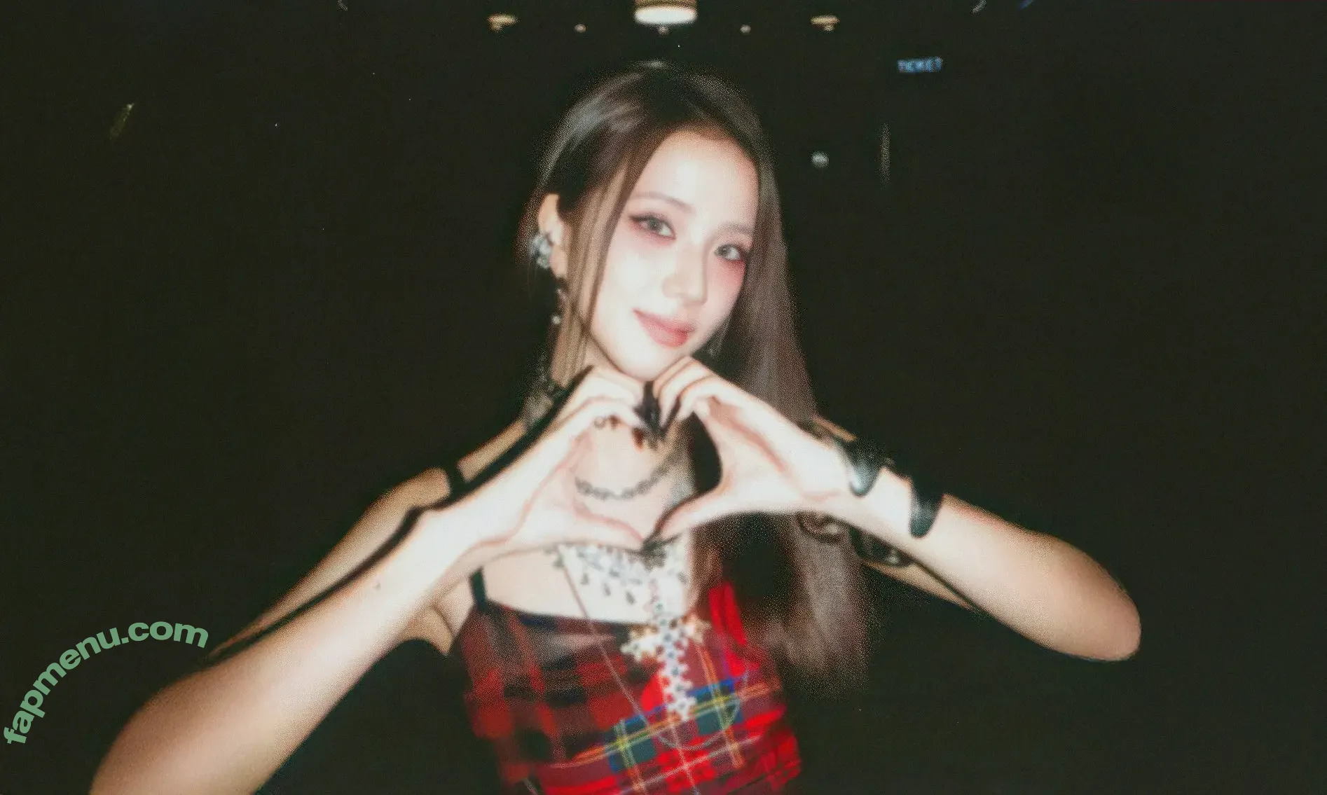 Jisoo nude photo #1146 (BLACKPINK / qenshizu / sooyaaa__)