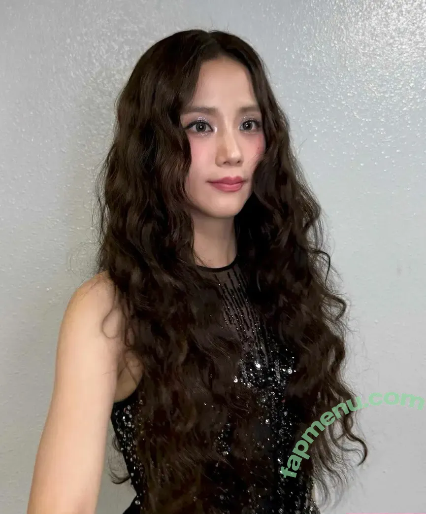 Jisoo nude photo #1149 (BLACKPINK / qenshizu / sooyaaa__)