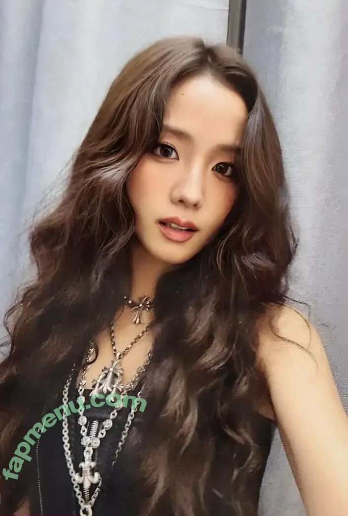 Jisoo nude photo #1157 (BLACKPINK / qenshizu / sooyaaa__)