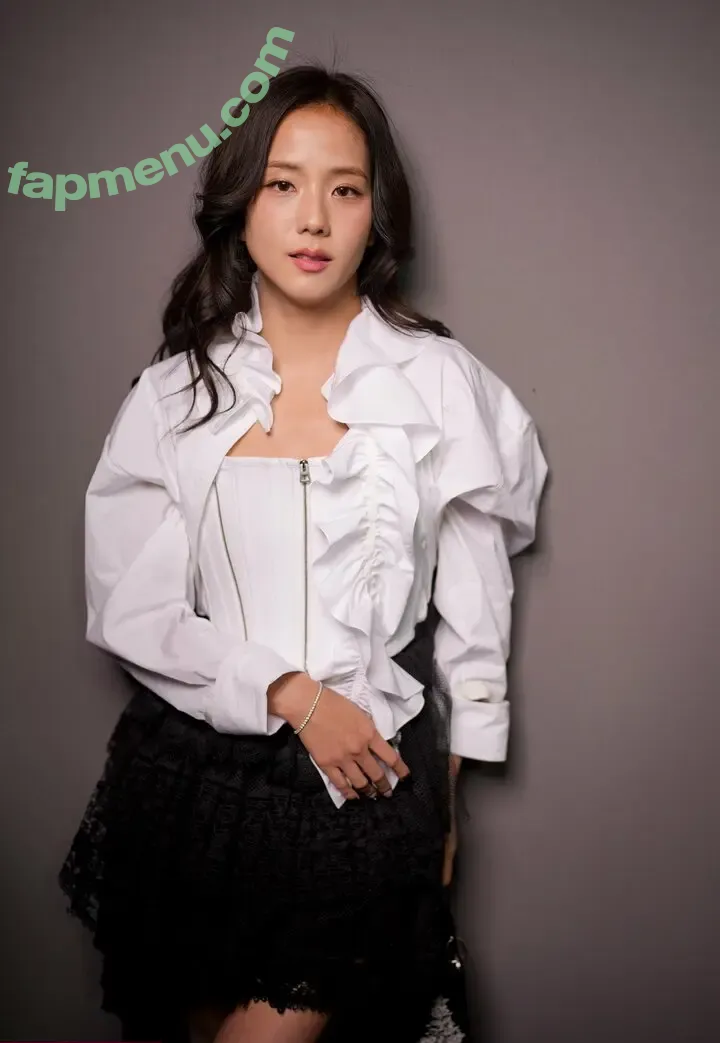 Jisoo nude photo #1173 (BLACKPINK / qenshizu / sooyaaa__)