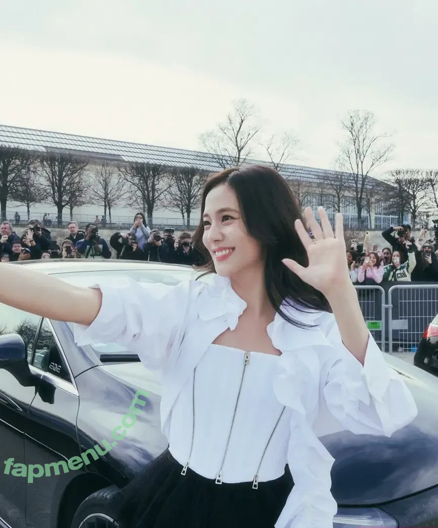 Jisoo nude photo #1181 (BLACKPINK / qenshizu / sooyaaa__)