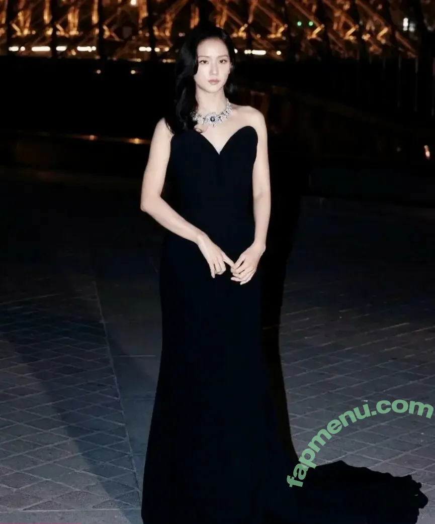 Jisoo nude photo #1194 (BLACKPINK / qenshizu / sooyaaa__)