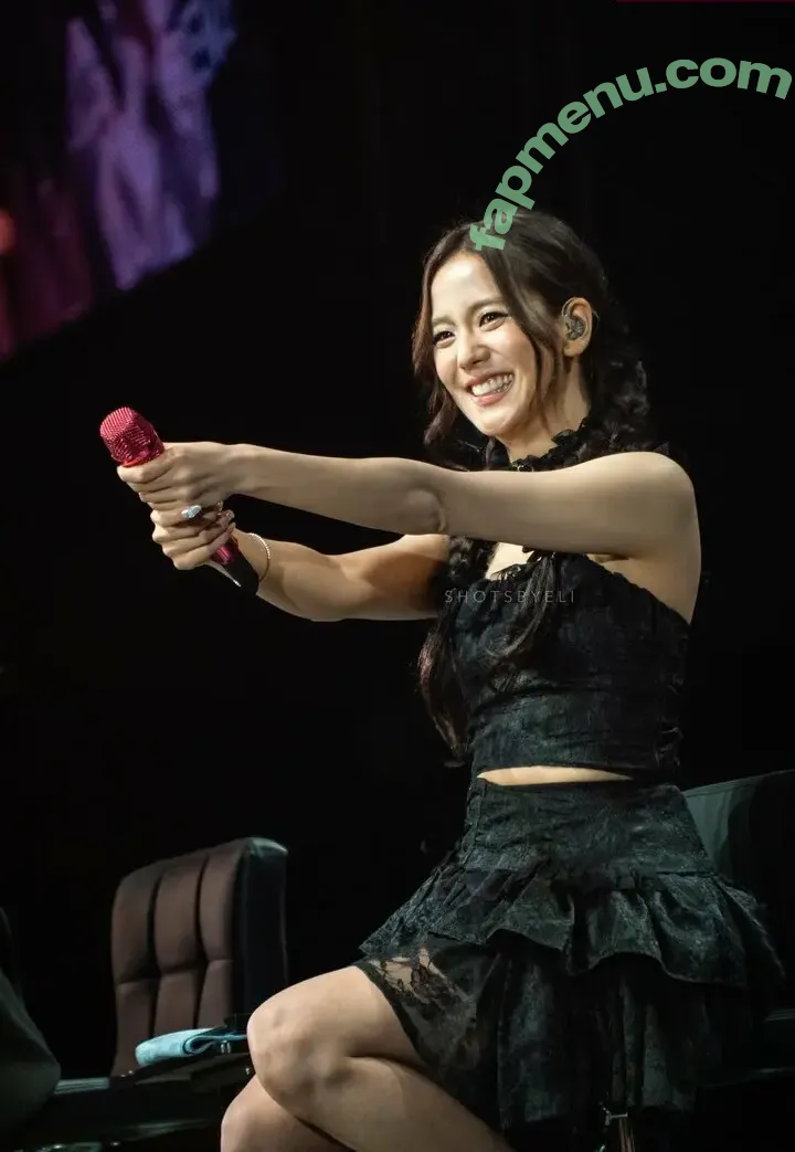 Jisoo nude photo #1210 (BLACKPINK / qenshizu / sooyaaa__)