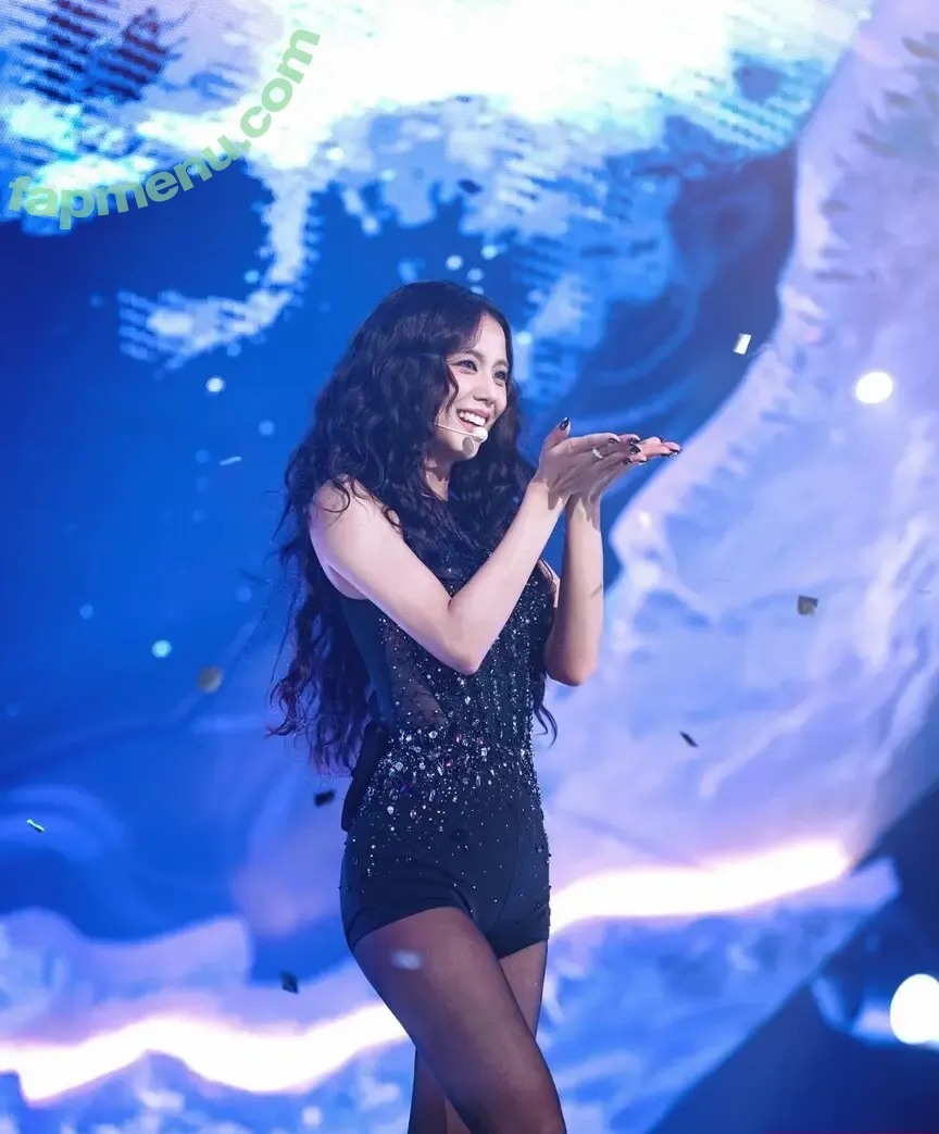 Jisoo nude photo #1248 (BLACKPINK / qenshizu / sooyaaa__)