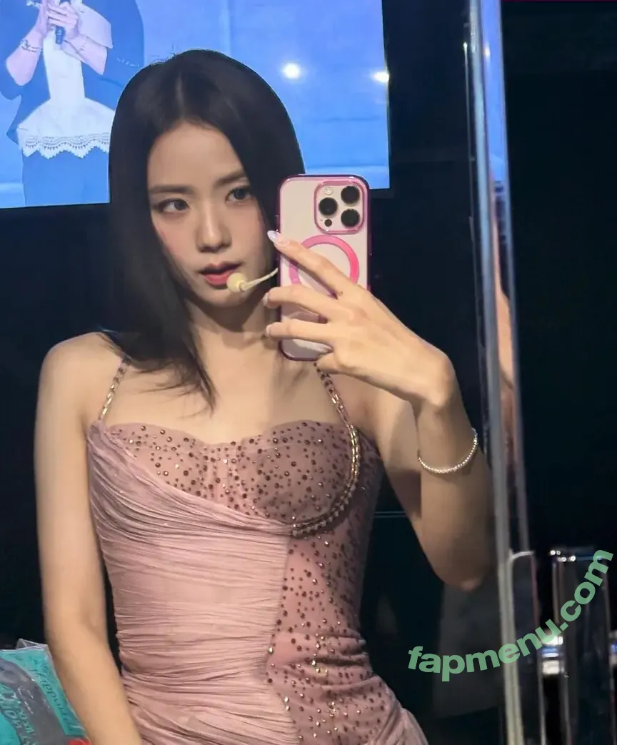 Jisoo nude photo #1253 (BLACKPINK / qenshizu / sooyaaa__)