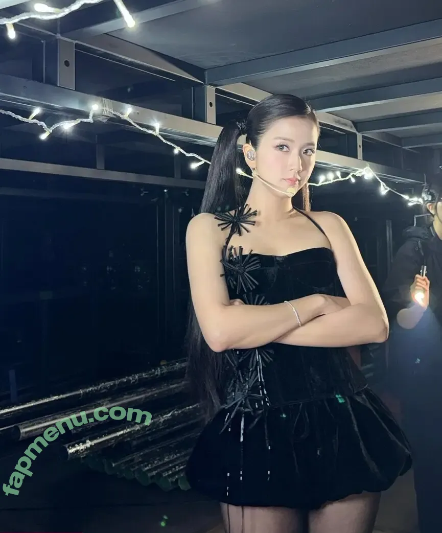 Jisoo nude photo #1254 (BLACKPINK / qenshizu / sooyaaa__)