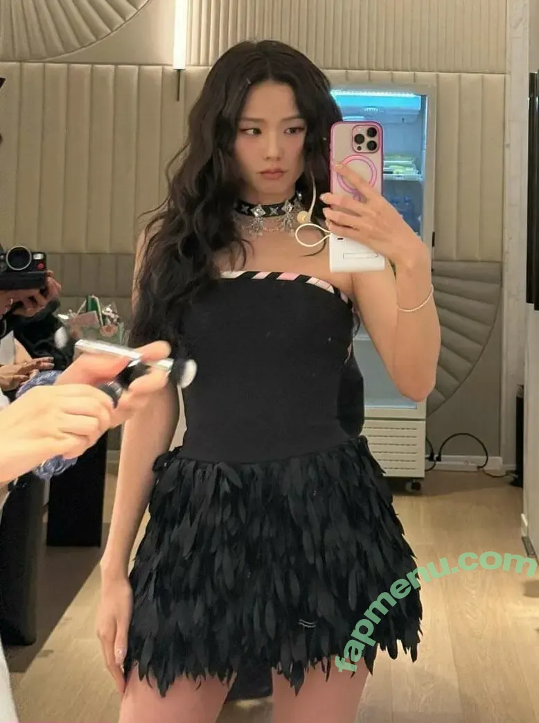 Jisoo nude photo #1265 (BLACKPINK / qenshizu / sooyaaa__)