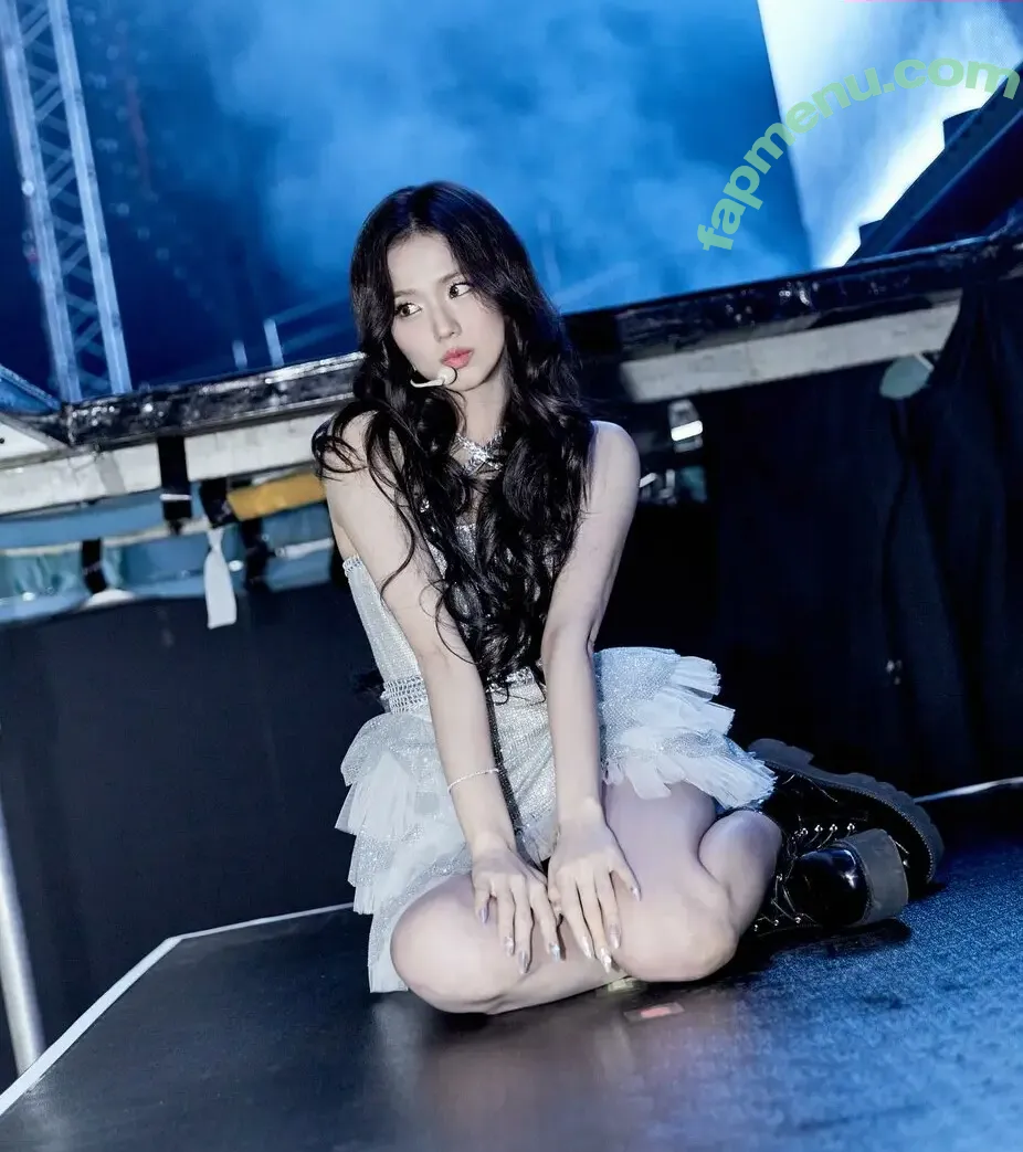 Jisoo nude photo #1280 (BLACKPINK / qenshizu / sooyaaa__)