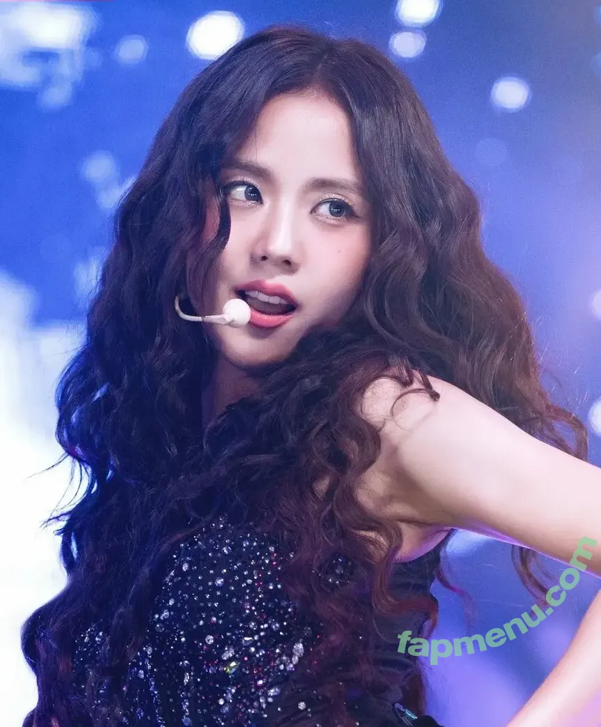 Jisoo nude photo #1285 (BLACKPINK / qenshizu / sooyaaa__)
