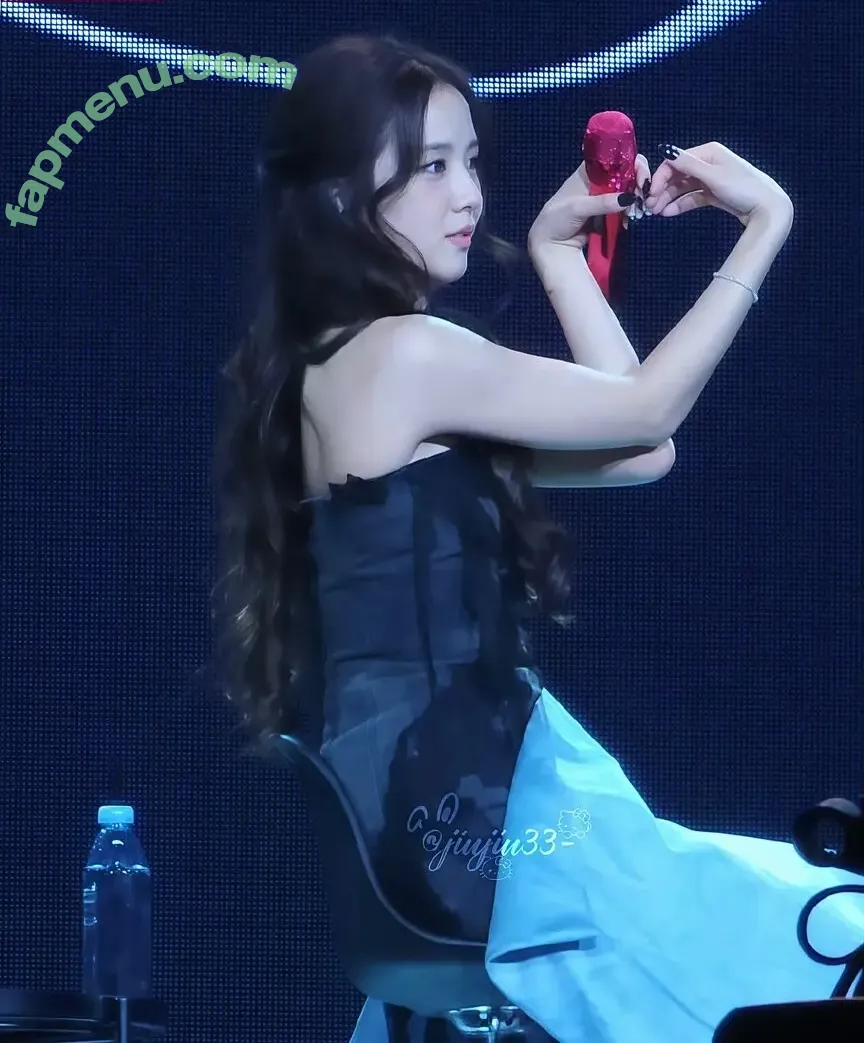 Jisoo nude photo #1308 (BLACKPINK / qenshizu / sooyaaa__)