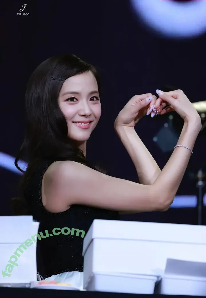 Jisoo nude photo #1313 (BLACKPINK / qenshizu / sooyaaa__)