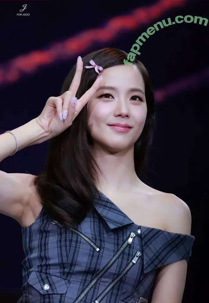 Jisoo nude photo #1316 (BLACKPINK / qenshizu / sooyaaa__)
