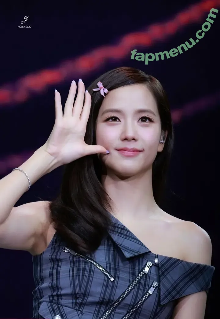 Jisoo nude photo #1317 (BLACKPINK / qenshizu / sooyaaa__)