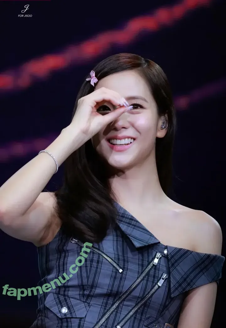 Jisoo nude photo #1318 (BLACKPINK / qenshizu / sooyaaa__)
