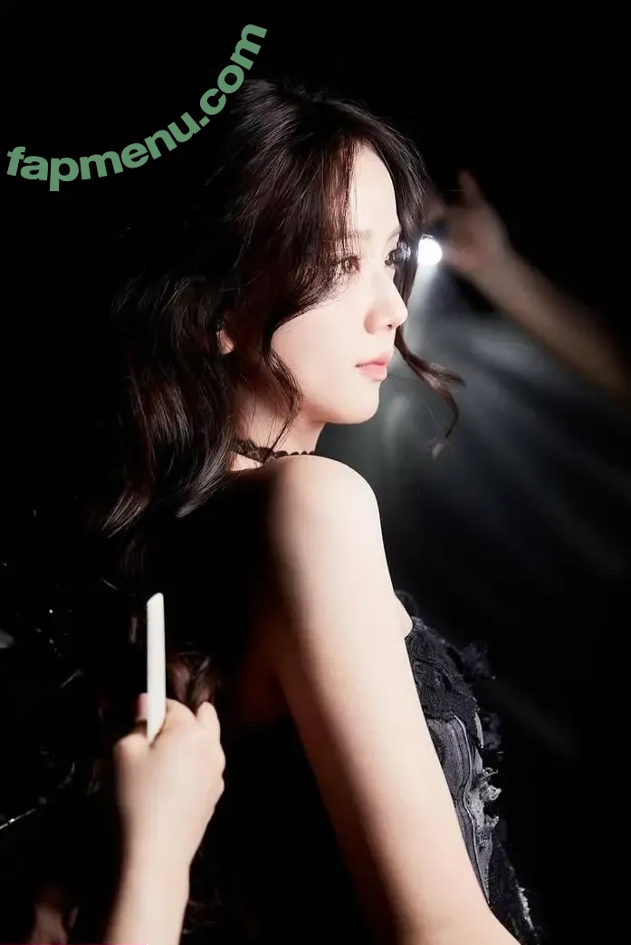 Jisoo nude photo #1324 (BLACKPINK / qenshizu / sooyaaa__)