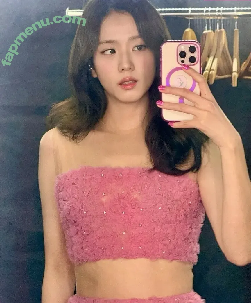 Jisoo nude photo #1356 (BLACKPINK / qenshizu / sooyaaa__)