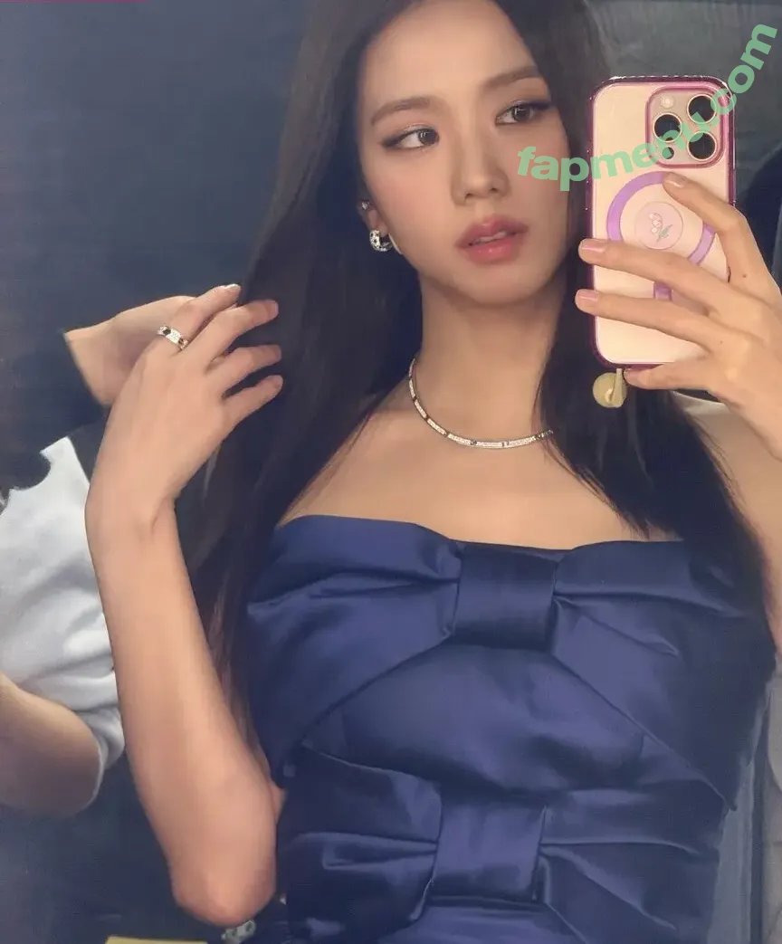 Jisoo nude photo #1369 (BLACKPINK / qenshizu / sooyaaa__)