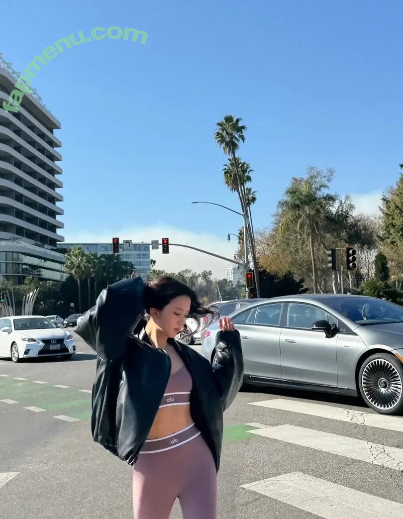Jisoo nude photo #1447 (BLACKPINK / qenshizu / sooyaaa__)