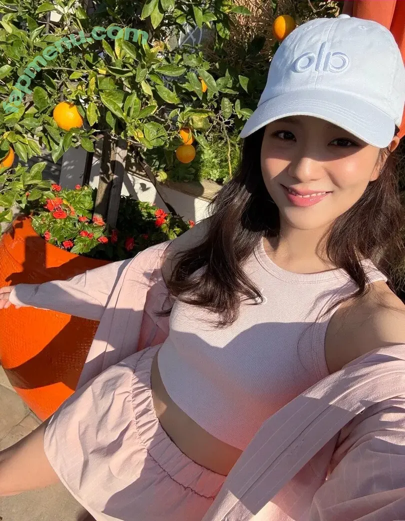 Jisoo nude photo #1448 (BLACKPINK / qenshizu / sooyaaa__)