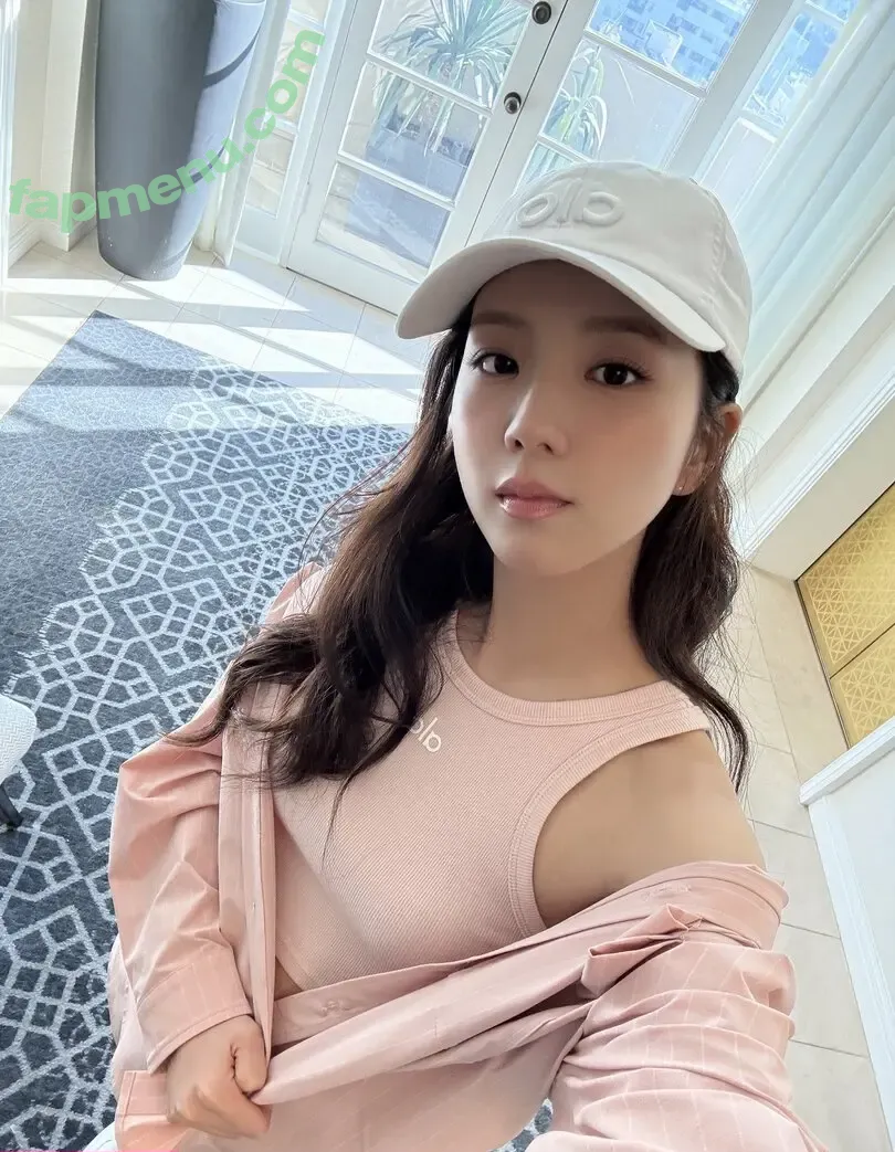 Jisoo nude photo #1451 (BLACKPINK / qenshizu / sooyaaa__)