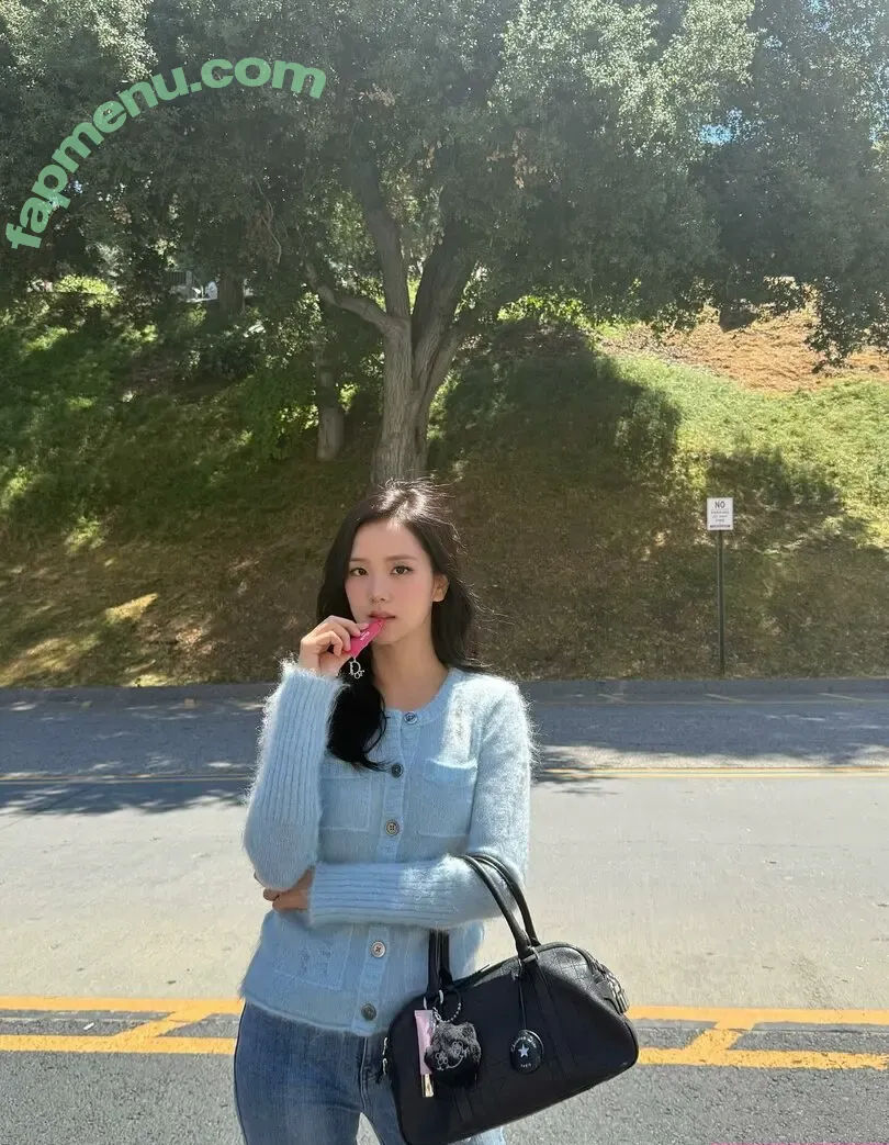 Jisoo nude photo #1466 (BLACKPINK / qenshizu / sooyaaa__)