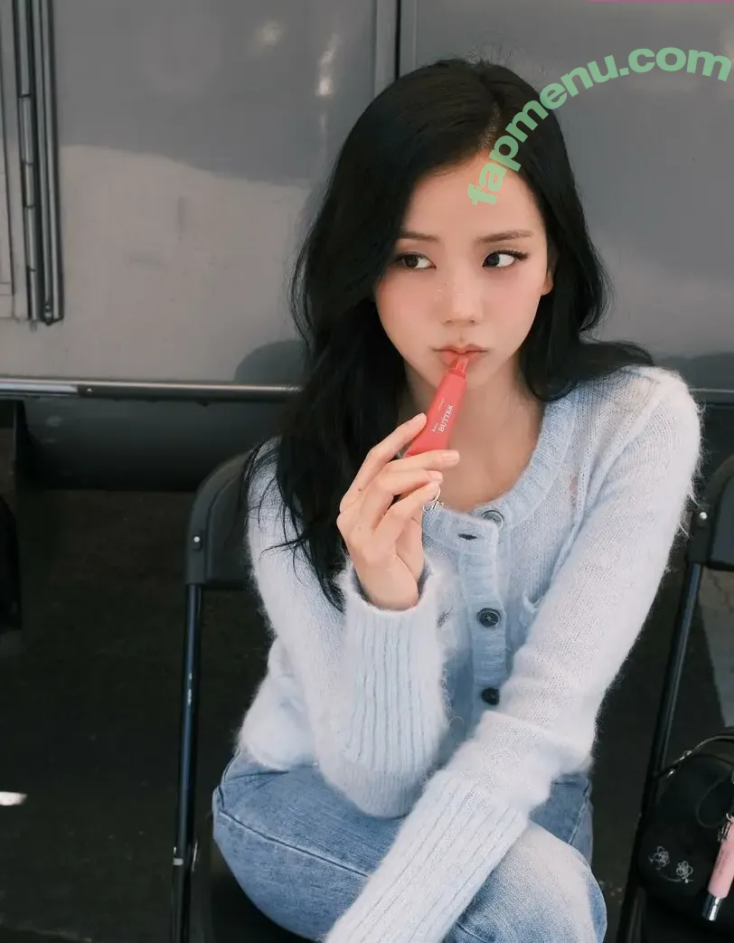 Jisoo nude photo #1471 (BLACKPINK / qenshizu / sooyaaa__)