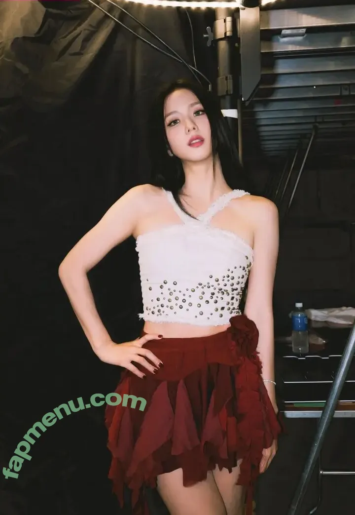 Jisoo nude photo #1617 (BLACKPINK / qenshizu / sooyaaa__)