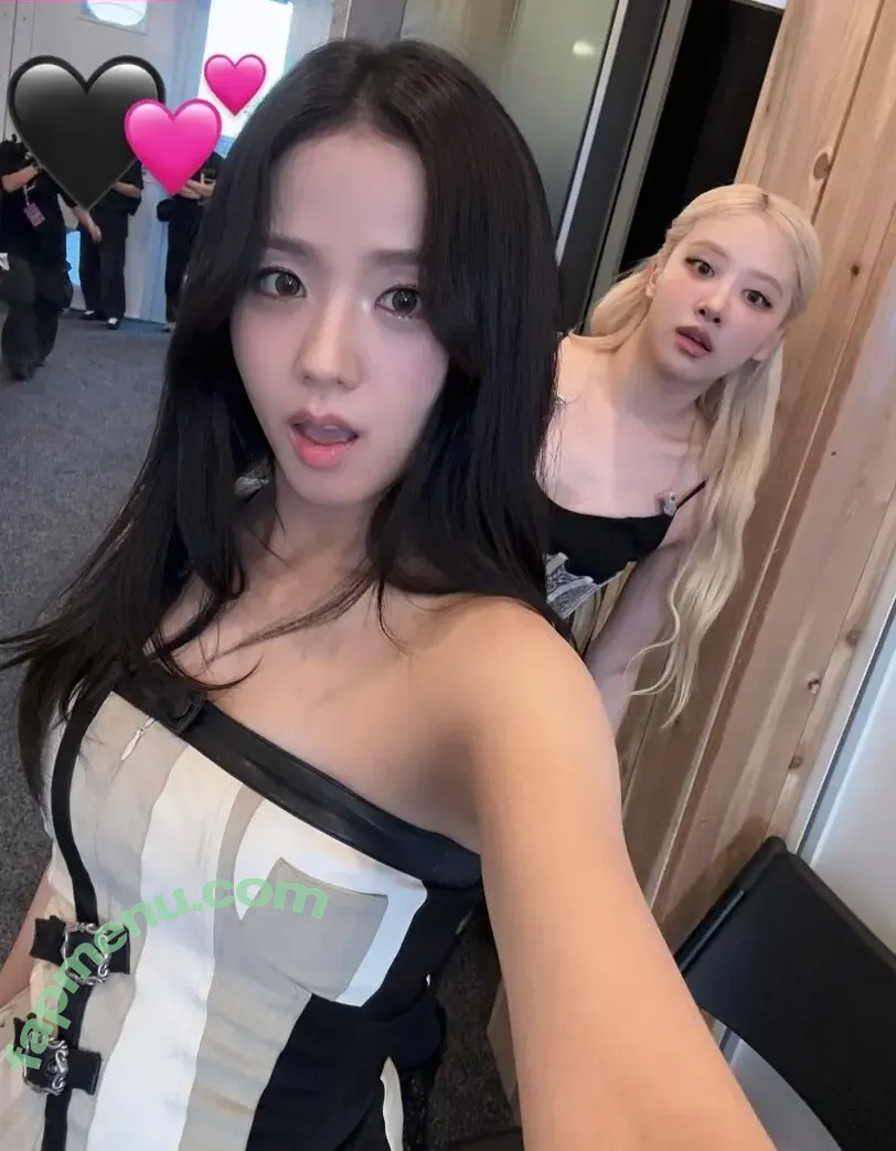 Jisoo nude photo #1624 (BLACKPINK / qenshizu / sooyaaa__)