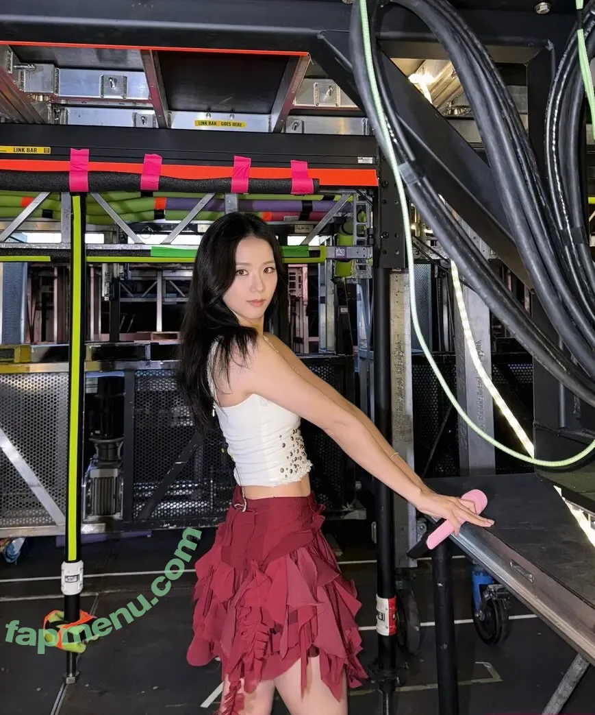 Jisoo nude photo #1638 (BLACKPINK / qenshizu / sooyaaa__)
