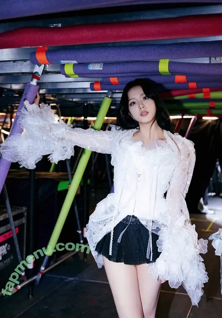 Jisoo nude photo #1643 (BLACKPINK / qenshizu / sooyaaa__)