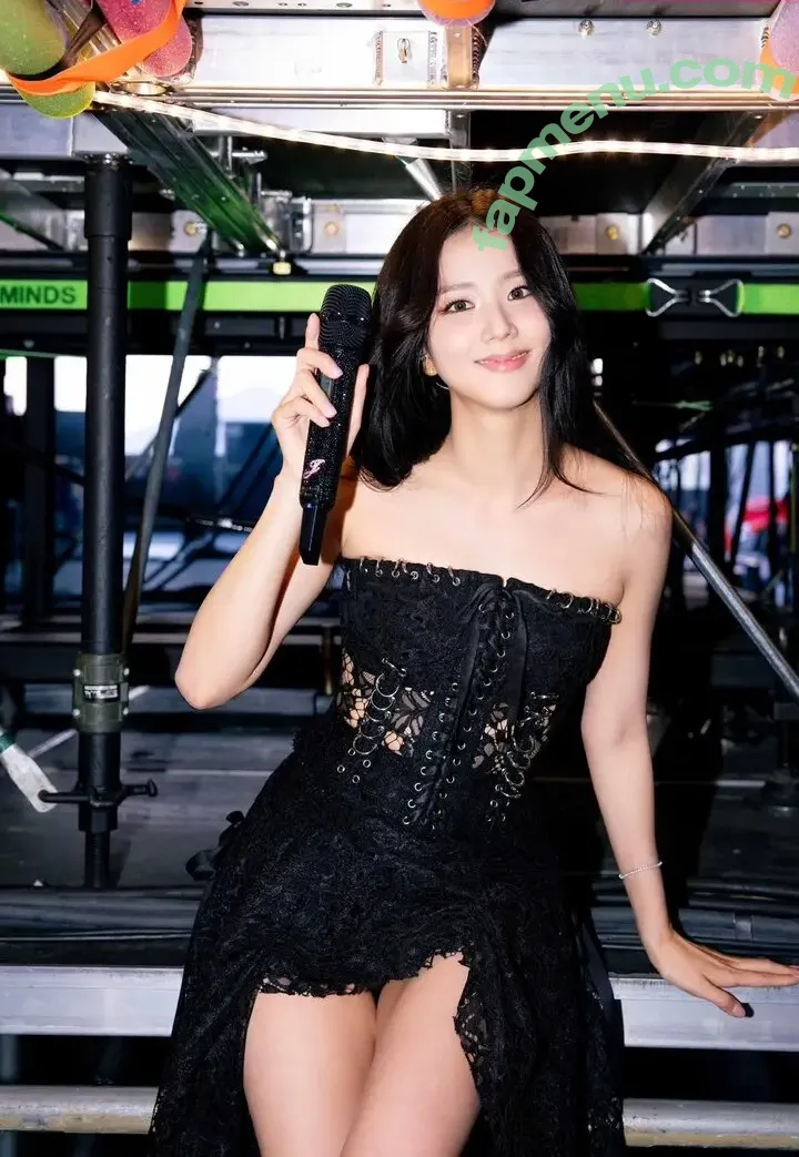 Jisoo nude photo #1646 (BLACKPINK / qenshizu / sooyaaa__)