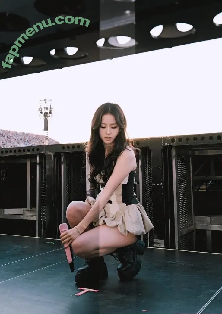 Jisoo nude photo #1650 (BLACKPINK / qenshizu / sooyaaa__)