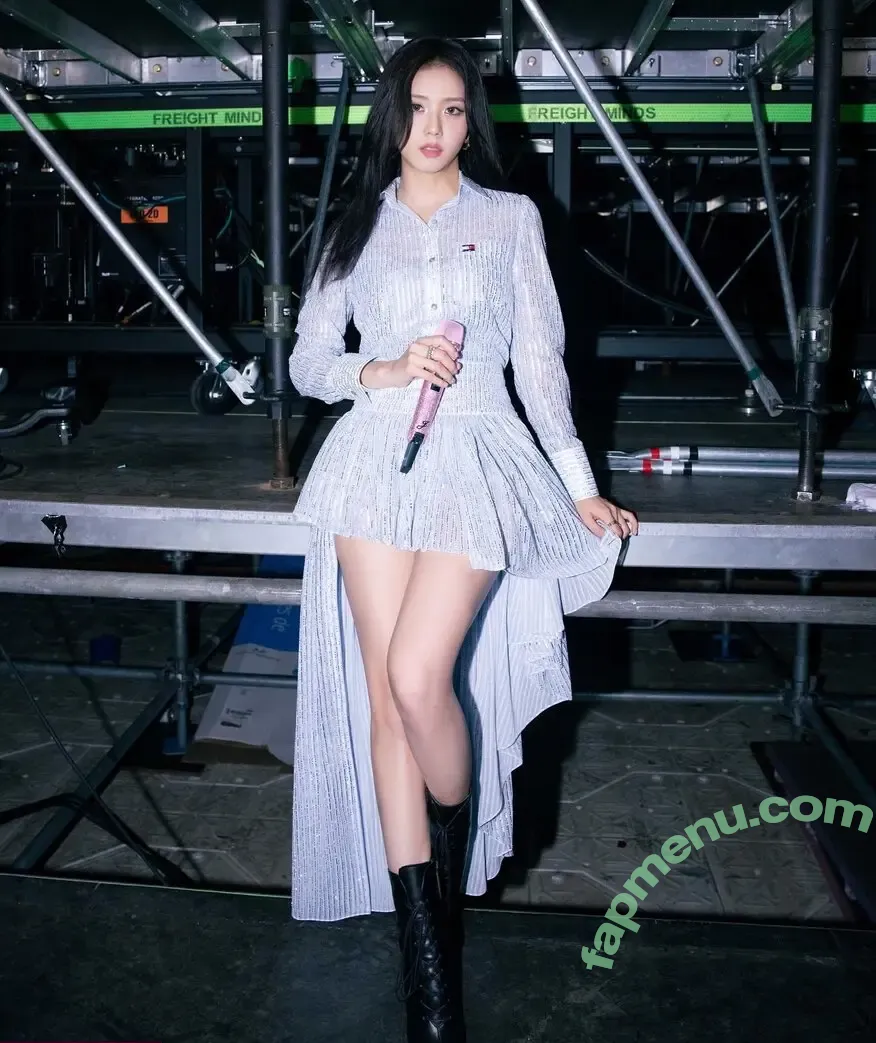 Jisoo nude photo #1663 (BLACKPINK / qenshizu / sooyaaa__)