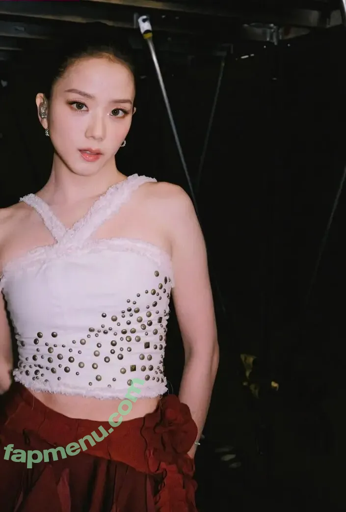 Jisoo nude photo #1669 (BLACKPINK / qenshizu / sooyaaa__)