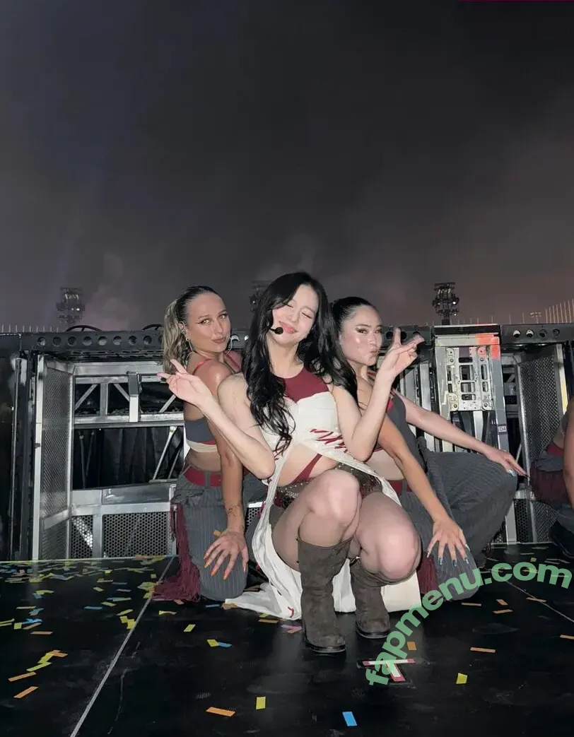 Jisoo nude photo #1698 (BLACKPINK / qenshizu / sooyaaa__)