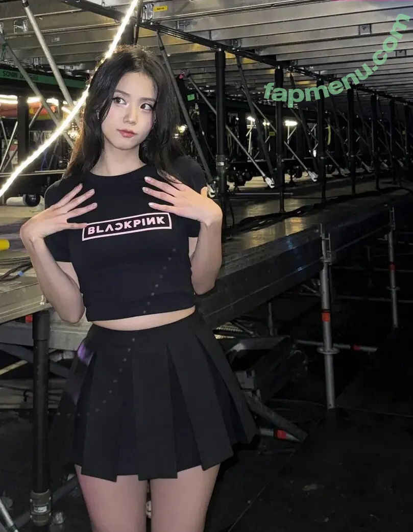 Jisoo nude photo #1700 (BLACKPINK / qenshizu / sooyaaa__)