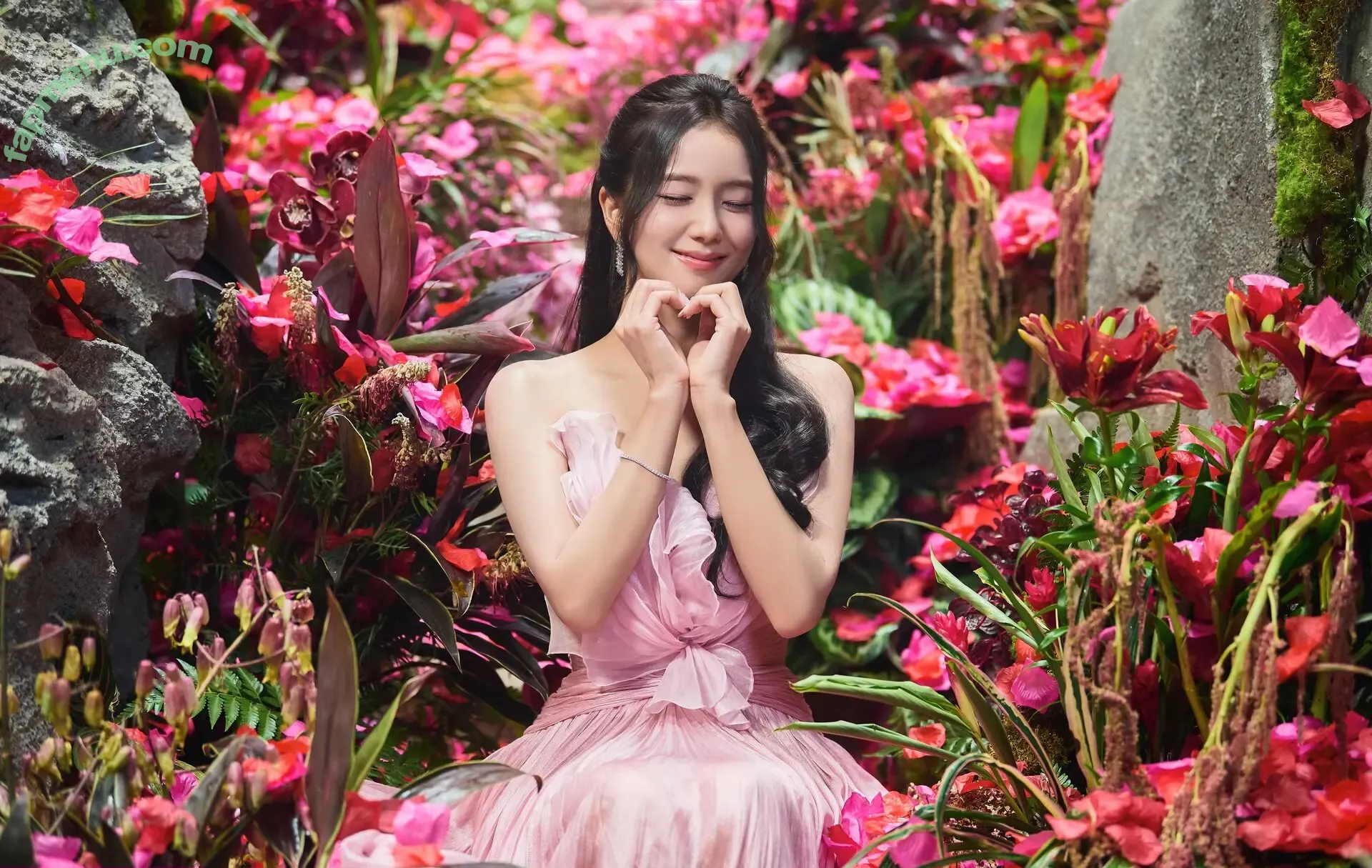 Jisoo nude photo #1711 (BLACKPINK / qenshizu / sooyaaa__)