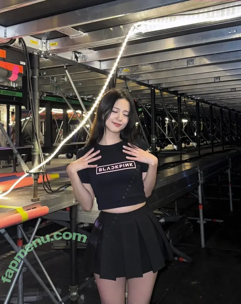 Jisoo nude photo #1717 (BLACKPINK / qenshizu / sooyaaa__)