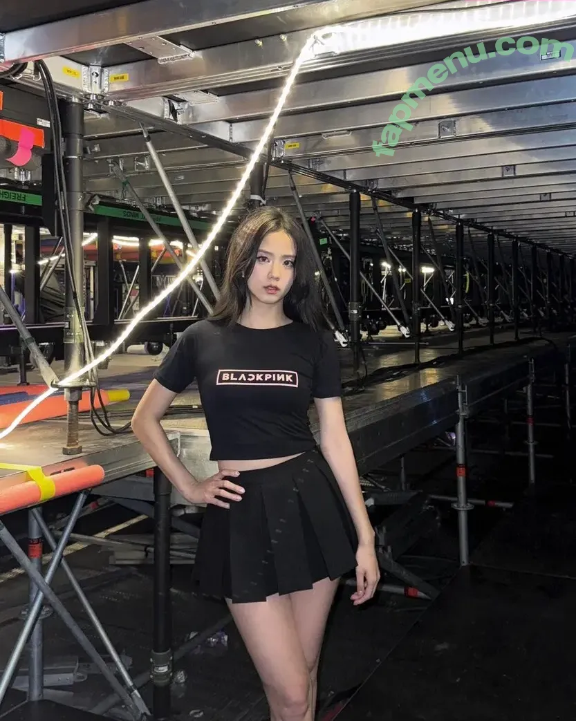 Jisoo nude photo #1718 (BLACKPINK / qenshizu / sooyaaa__)