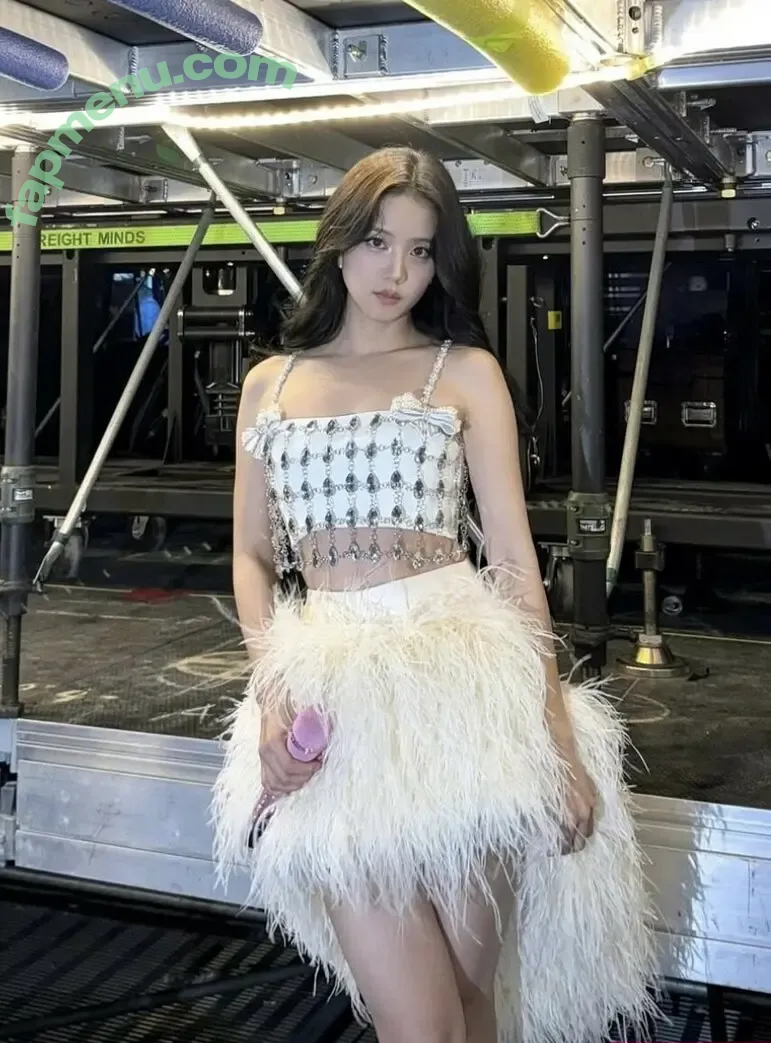 Jisoo nude photo #1724 (BLACKPINK / qenshizu / sooyaaa__)