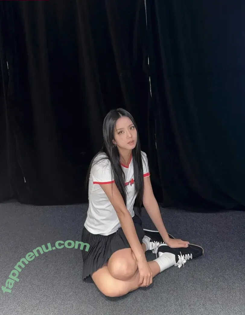 Jisoo nude photo #1767 (BLACKPINK / qenshizu / sooyaaa__)