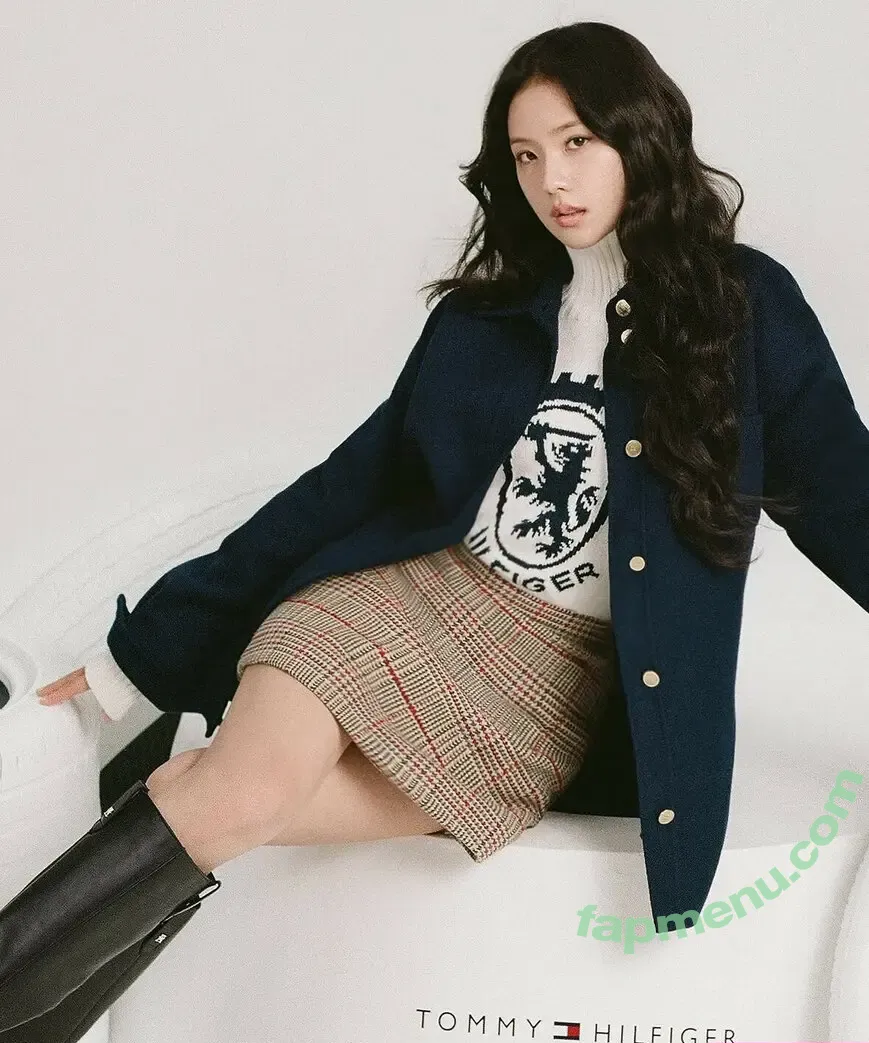 Jisoo nude photo #1790 (BLACKPINK / qenshizu / sooyaaa__)