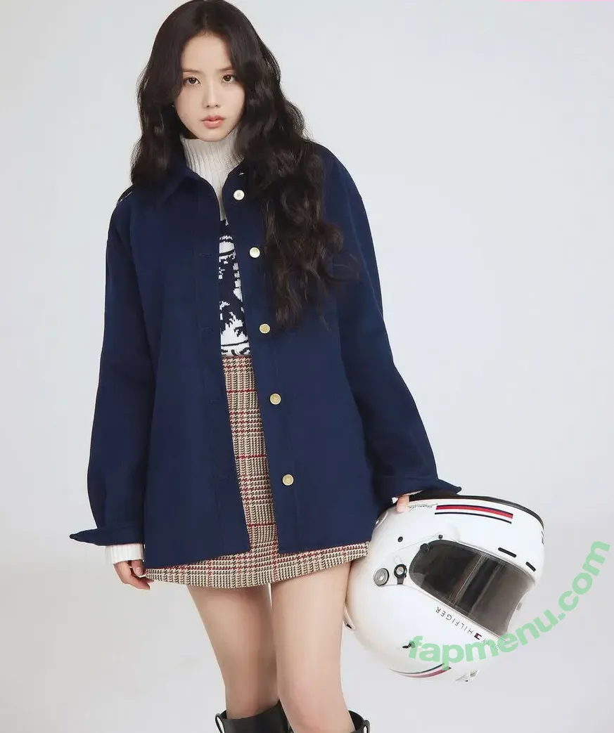 Jisoo nude photo #1792 (BLACKPINK / qenshizu / sooyaaa__)