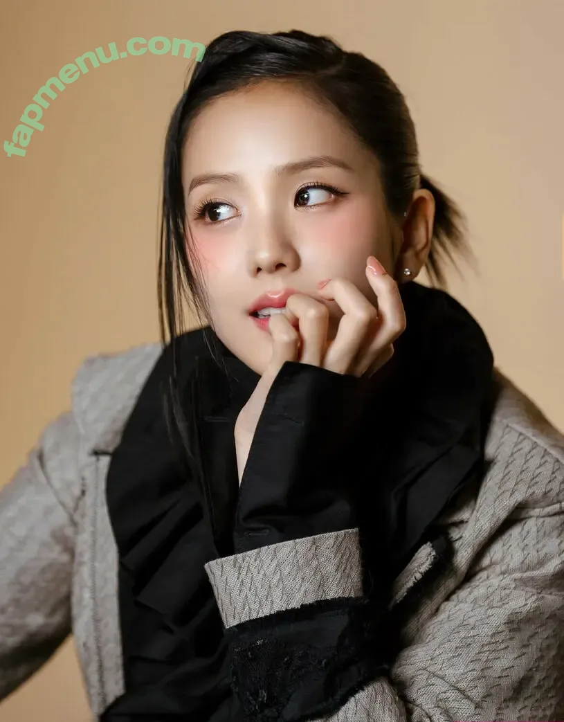 Jisoo nude photo #1804 (BLACKPINK / qenshizu / sooyaaa__)