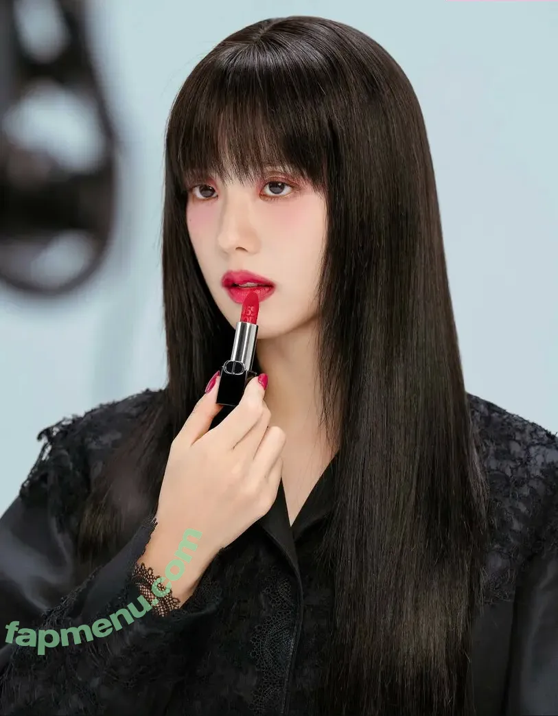 Jisoo nude photo #1807 (BLACKPINK / qenshizu / sooyaaa__)
