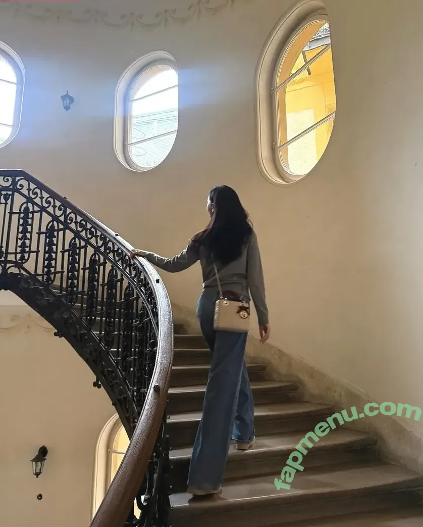 Jisoo nude photo #1817 (BLACKPINK / qenshizu / sooyaaa__)