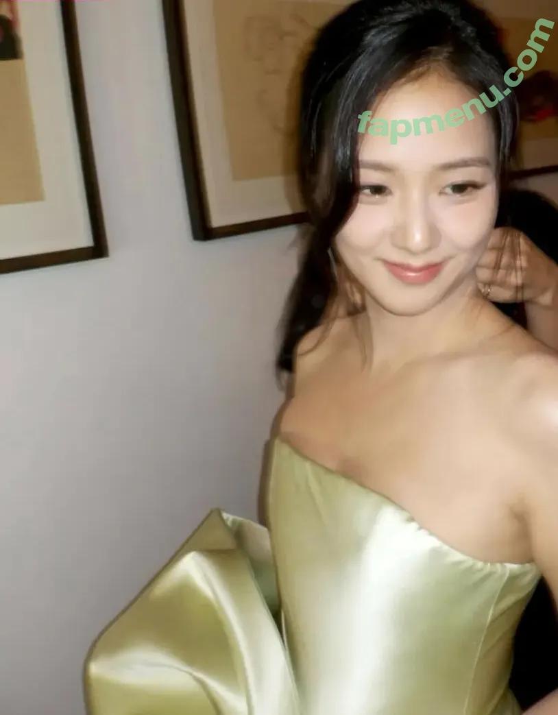Jisoo nude photo #1826 (BLACKPINK / qenshizu / sooyaaa__)