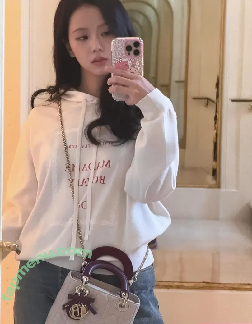 Jisoo nude photo #1827 (BLACKPINK / qenshizu / sooyaaa__)