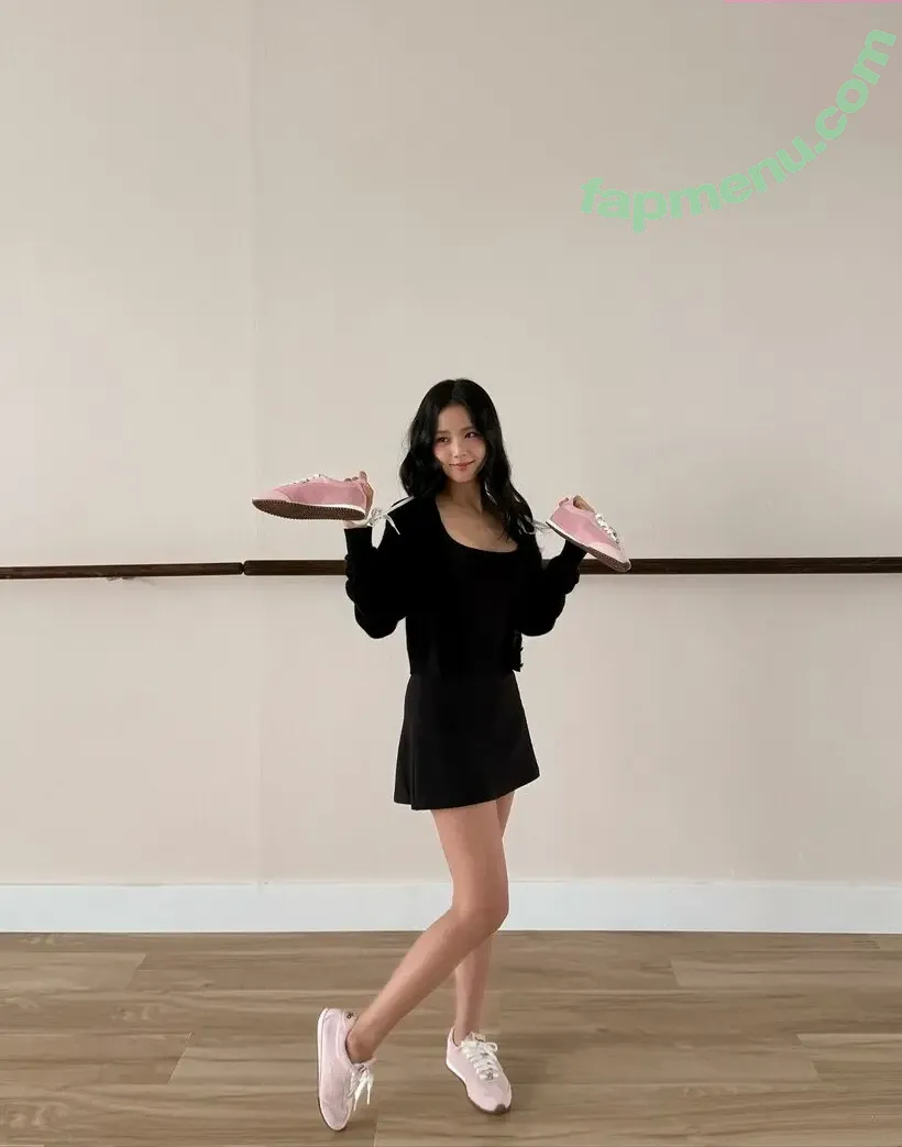 Jisoo nude photo #1864 (BLACKPINK / qenshizu / sooyaaa__)